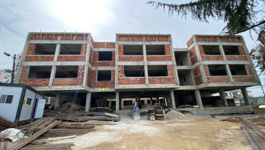 Veliaj inspekton punimet në shkollën ‘17 Shkurti’ në Qesarakë: Gati për vitin e ardhshëm shkollor, do të presë 600 nxënës