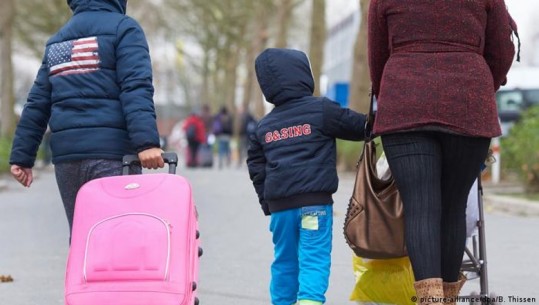 Avokati gjerman: Emigrantët nga Ballkani Perëndimor të mos humbasin durimin për vizën e bashkimit familjar! Gabimet që duhen mënjanuar