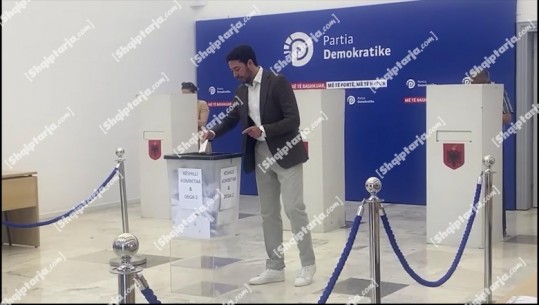 Zgjedhjet për kreun e ri, Shkëlzen Berisha ‘i jep një dorë’ Berishës të rimarrë PD (VIDEO)