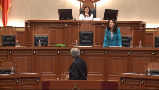 Spiropali i drejtohet Berishës me poezinë e të dënuarit politik: Je horr, për kolltuk del nga varri lugat