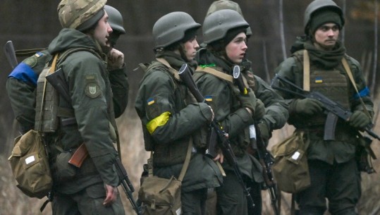 61% e ukrainasve duan që popullsia të armatoset masivisht 