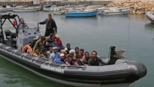 1 i vdekur dhe 75 të tjerë të zhdukur, pasi një varkë me emigrantë u fundos pranë Tunizisë