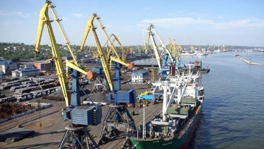 Moska: Porti i Mariupolit rifillon funksionin