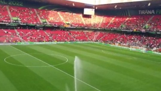 Futen në stadium rreth 50% e tifozëve, krijojnë atmosferë elektrizuese në 'Air Albania'
