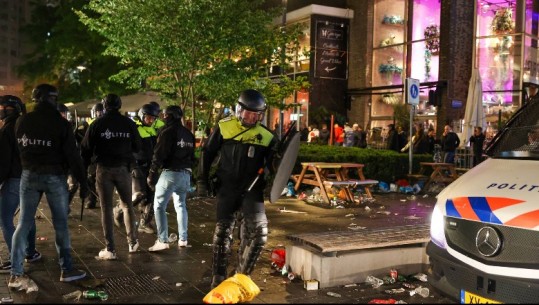 Pas humbjes së Feyenoord në Tiranë, arrestohen 72 persona në Roterdam! Thyen xhama, shkatërruan objekte dhe plagosën 2 policë