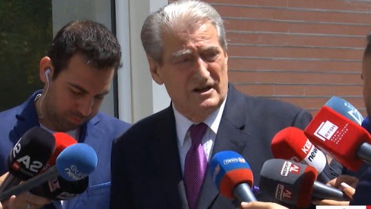‘Nuk ju ka uruar askush nga ndërkombëtarët’, përgjigjet Berisha: S'mbaj mend të më kenë uruar ndonjëherë ambasadorët