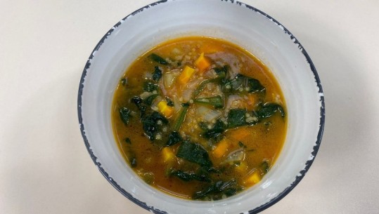 Supë patatesh me makarona të vogla nga zonja Albana