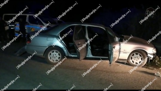 Vodhën 'Benz-in' për të bërë xhiro në fshatrat e Lushnjes! 3 të rinjtë përplasën makinën dhe u plagosën kur po ndiqeshin nga policia
