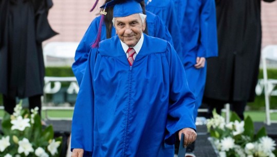 E rrallë, në moshën 78-vjeçare merr diplomën e shkollës së mesme