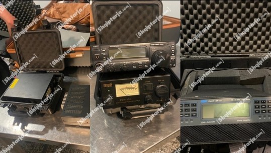 FOTO/ Sekuestrohet radio amatore në Rinas, i përkasin 2 shtetasve britanikë! Mund të jenë përdorur për përgjime?