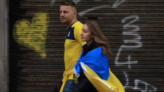 Luan për herë të parë që nga fillimi i luftës, tifozët e Ukrainës mbërrijnë në Glasgow para ndeshjes kualifikuese të Kupës së Botës