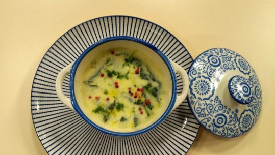 Supë me spinaq, oriz dhe limon nga zonja Albana