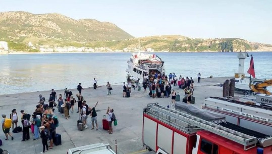 Sezoni turistik, vijnë 1200 vizitorë britanikë përmes portit të Himarës! Rama: Do të vijnë 5000 turistë të tjerë në javët e para të qershorit