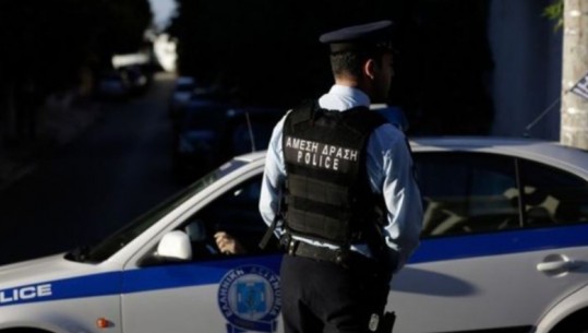 Kthyen trafikun e kokainës në biznes familjar, arrestohet shqiptarja me të birin në Greqi, në kërkim bashkëshorti