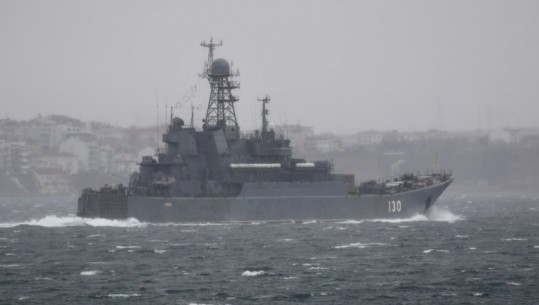 Anijet ruse tërhiqen nga ujërat bregdetare në detin e Zi, Marina e Ukrainës: Armiku ka adoptuar taktikat tona