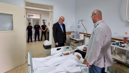 Zëvëndësdrejtori i Policisë viziton te Trauma efektivin e plagosur dje në Durrës: Ndërhyrje e guximshme