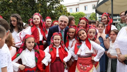 Festë në Presidencë, Ilir Meta feston me fëmijët ‘1 Qershorin’: Meritojnë më shumë