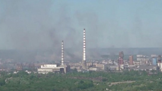 Kiev: Sulme ruse, përfshihet nga zjarri fabrika kimike ‘Azot’