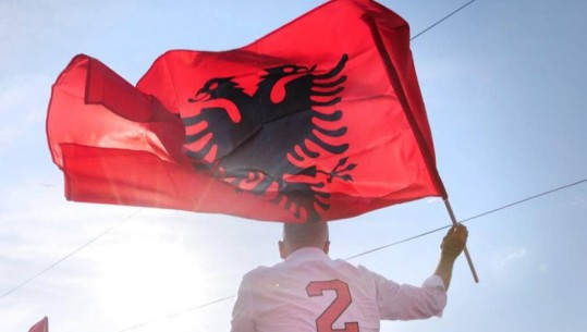 Veliaj uron socialistët me fotografinë e Ramës: Gëzuar 31-vjetorin, PS forca që po transformon Shqipërinë dhe Tiranën