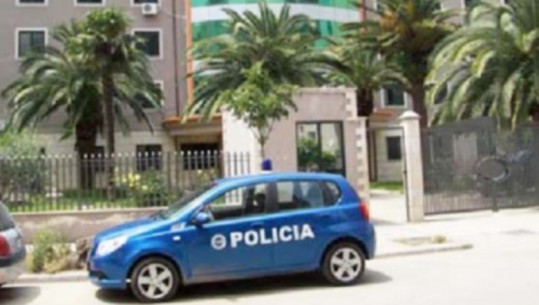 Kanosi për shkak të detyrës një efektiv policie, në pranga 31 vjeçari në Durrës