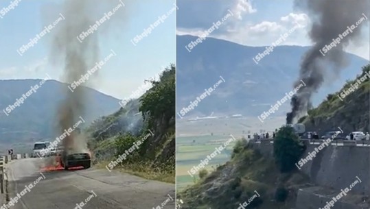 Merr flakë makina në Qafën e Muzinës, radhë e gjatë automjetesh në aksin Gjirokastër-Sarandë (VIDEO)