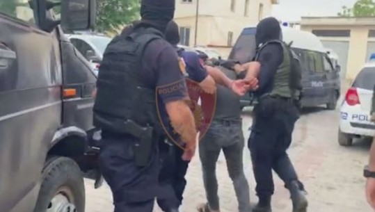 Arrestohet 62-vjeçari turk në Kapshticë, kishte fshehur 4 emigrantë të paligjshëm në rimorkion e kamionit 
