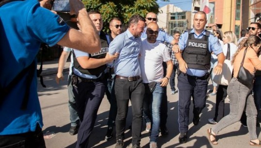 Dardan Molliqaj e 'bën rrugë'! Arrestohet sërish bashkëshorti i ish ministres arsimit në protestën e Kosovës 