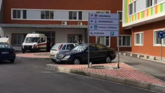 Përfshihet nga flakët salla e pajisjeve radiologjike në spitalin e Sarandës