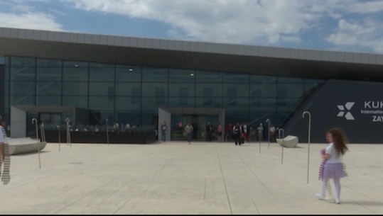 Rritet numri i fluturimeve në Aeroportin e Kukësit! Udhëtarët nga Kosova: Është më lirë se sa në Prishtinë