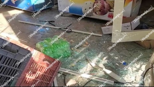 Shpërthimi në Durrës, ja pasojat që la në dyqanin e 58-vjeçarit tritoli i vendosur nga mjeti në lëvizje (VIDEO)