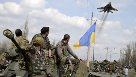 Lufta në Ukrainë/ Zelensky: Kemi nevojë për armë, mbështetje financiare dhe rindërtim