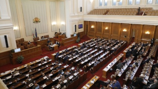 Nesër diskutohet propozimi francez për heqjen e vetos në Sofje! Pritet të vendoset 'fati' i qeverisë bullgare