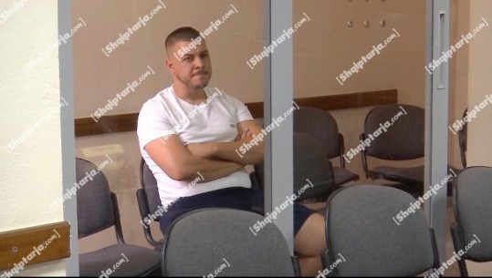 Iu gjet arsenal armësh në Tiranë, lihet në burg Eno Papa Beqiri! 27-vjeçari: S’kam asnjë lidhje, garazhin e mora me qira për një mikun tim (VIDEO)