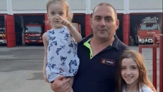 FOTO/ I shpëtoi dy vajzat, babai gjen zjarrfikësin hero të Tiranës dhe shkon ta falënderoje bashkë me vogëlushet