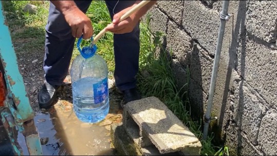 Lezhë/ 600 banorë në Gocaj ‘thahen’ për ujë të pijshëm! Banorët: Marrim bidonët dhe shkojmë në fshat tjetër
