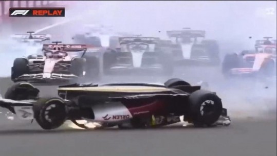 VIDEO/ Dridhërima në Formula 1, Zhou përfundon pas gardhit, ndërpritet për 20 minuta gara, piloti përfundon në spital