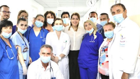 Rritja e rasteve me COVID-19, Manastirliu në Urgjencën e QSUT: Kemi marrë masat për të përballuar fluksin e shtuar, 100 mjekë i shtohen sistemit shëndetësor këtë muaj