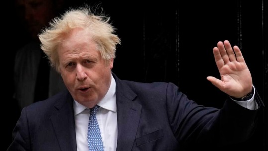 Boris Johnson emëron 10 ministra të rinj