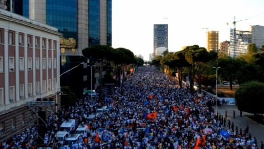 Protesta e Berishës, Meta: Imazhi më i bukur i një shoqërie të gjallë! Neglizhenca e institucioneve përballë korrupsionit nuk justifikohet
