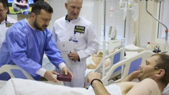 Zelensky viziton spitalin në Dnipro: Falënderoj mjekët heronj