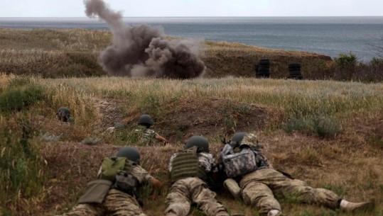 Ukraina: Ushtria ruse shkatërron qëllimisht të korrat dhe hambarët
