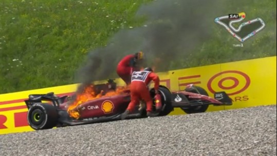 Panik në Formula 1, merr flakë makina e Ferrarit (VIDEO)