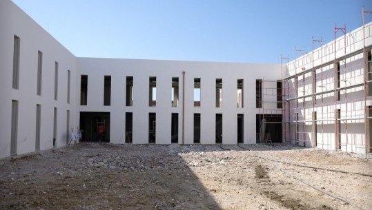 Shkolla e re në Dritas drejt përfundimit, Veliaj: Gati në shtator, e njëjta cilësi si në qendër edhe në periferi të Tiranës