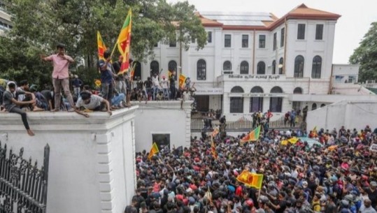 Shri Lanka shpall gjendje të jashtëzakonshme pas arratisjes së presidentit