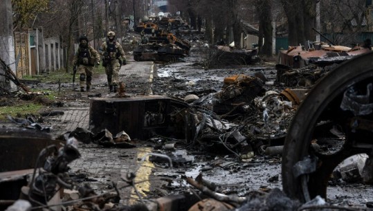 Nga SHBA te BE, 45 vende japin 20 mln dollarë fond për të hetuar krimet e luftës në Ukrainë