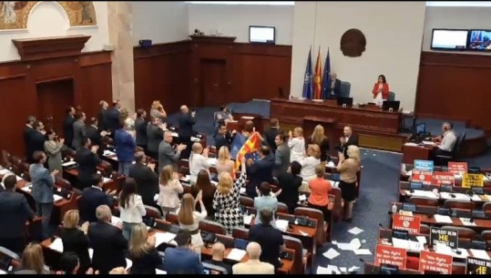 Maqedonia e Veriut pranon propozimin francez, ministrja e Jashtme: Duhet të kompesojmë e humbur