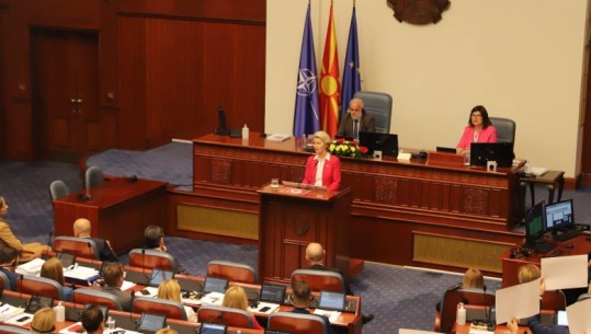 Kuvendi i Maqedonisë së Veriut miratoi propozimin francez, të martën mbahet konferenca e parë ndërqeveritare