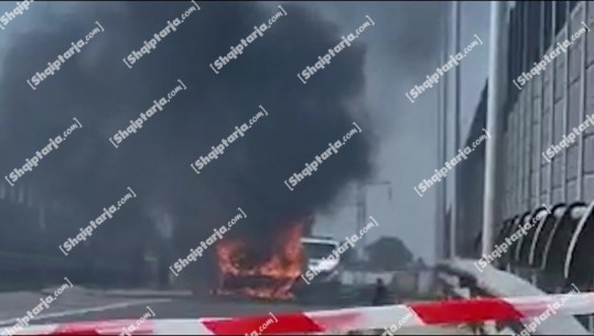 VIDEOLAJM/ Momenti kur mjeti i viktimave në Fushë Krujë shpërthen gjatë djegies