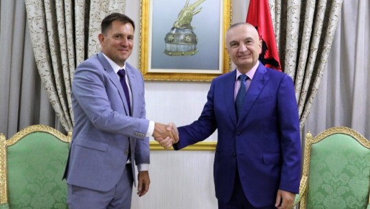 Meta takim me Ambasadorin e Çekisë: Zhbllokimi i ngërçit mes Maqedonisë dhe Bullgarisë me rëndësi për hapjen e negociatave me Shqipërinë