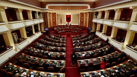 Debate në Kuvend për moratoriumin e gjuetisë/ Deputetët e opozitës akuzojnë qeverinë: E bëni që të mos zbulohen parcelat me drogë